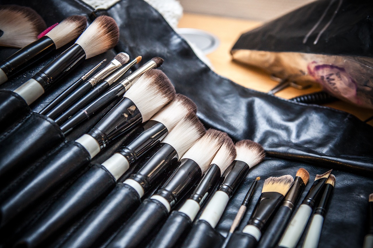 Current career opportunities in the makeup artist industry